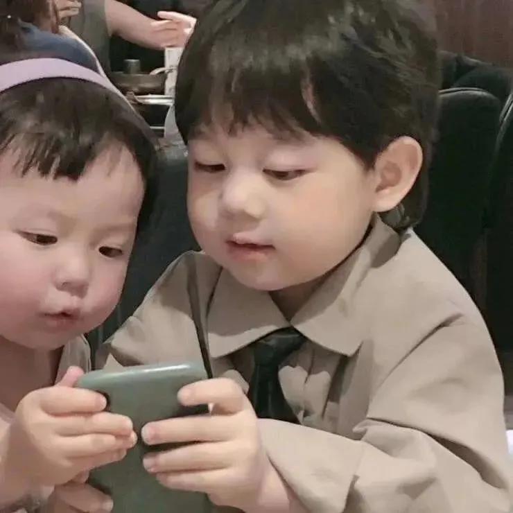 带红旗的情侣头像,超哇塞的微信头像