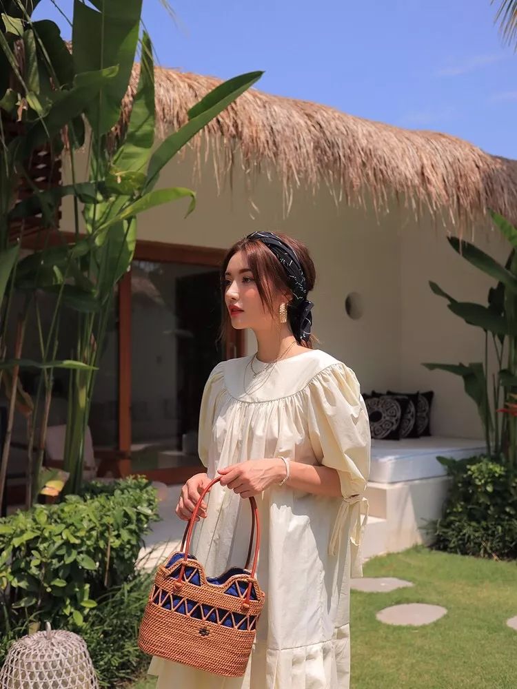 杨紫穿黑色连帽卫衣搭配,杨紫同款kk衣服