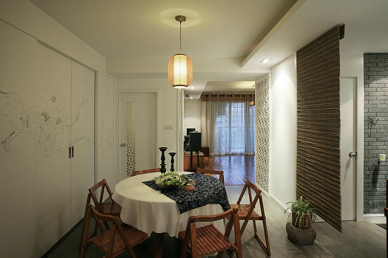 美式餐桌用圆桌还是方桌,圆桌与方桌哪个更上档次