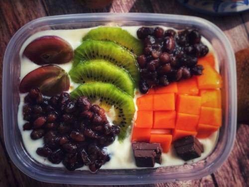 测评酸奶水果捞比萨好吃吗,西米酸奶水果捞测评