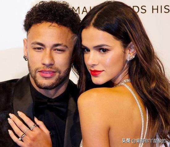 c罗和内马尔谁颜值最高,c罗和内马尔谁的女朋友最漂亮