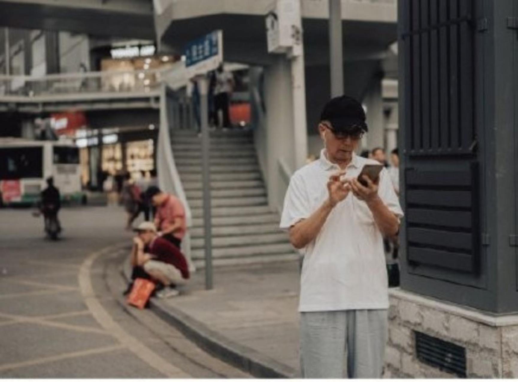 武汉司机痛哭,滴滴司机收到锦旗