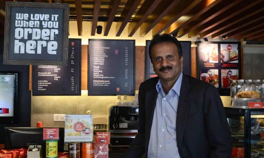 他把咖啡文化真正带入了印度，负债自杀轰动了世界