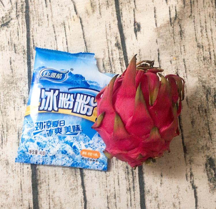 自制火龙果冰淇淋果冻,四川冰粉粉火龙果果冻