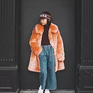 9岁小姑娘滑板视频,9岁滑板女孩