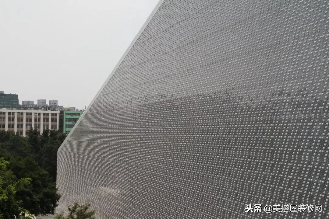 这位设计师给中国长脸了！他设计了一堆“垃圾”，却让……