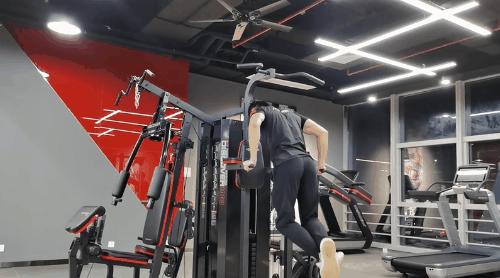 健身房健身器材训练全套,健身房肌肉训练器材视频