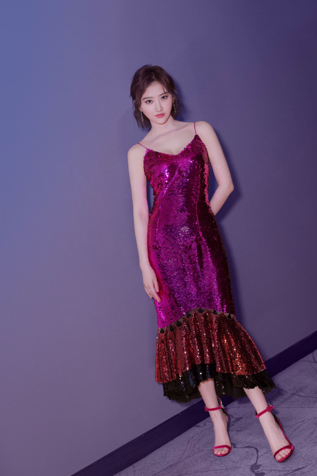 景甜妆容画法短发,景甜画细眉韵味十足