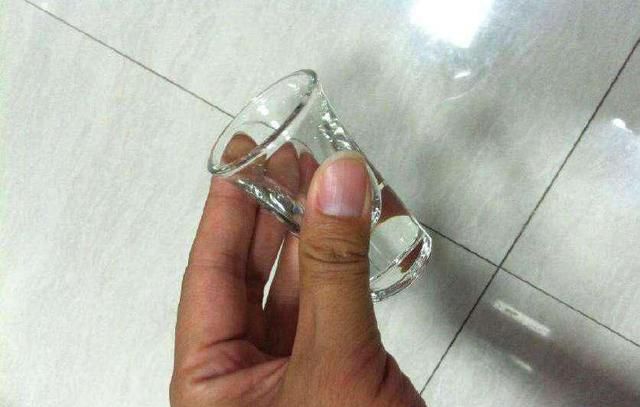 喝了这么多年啤酒原来都是勾兑的,喝了这么多年的茶是不是骗人的