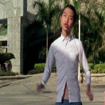 他才是星爷电影里最经典的配角,星爷爆红后曾为4巨星当过配角