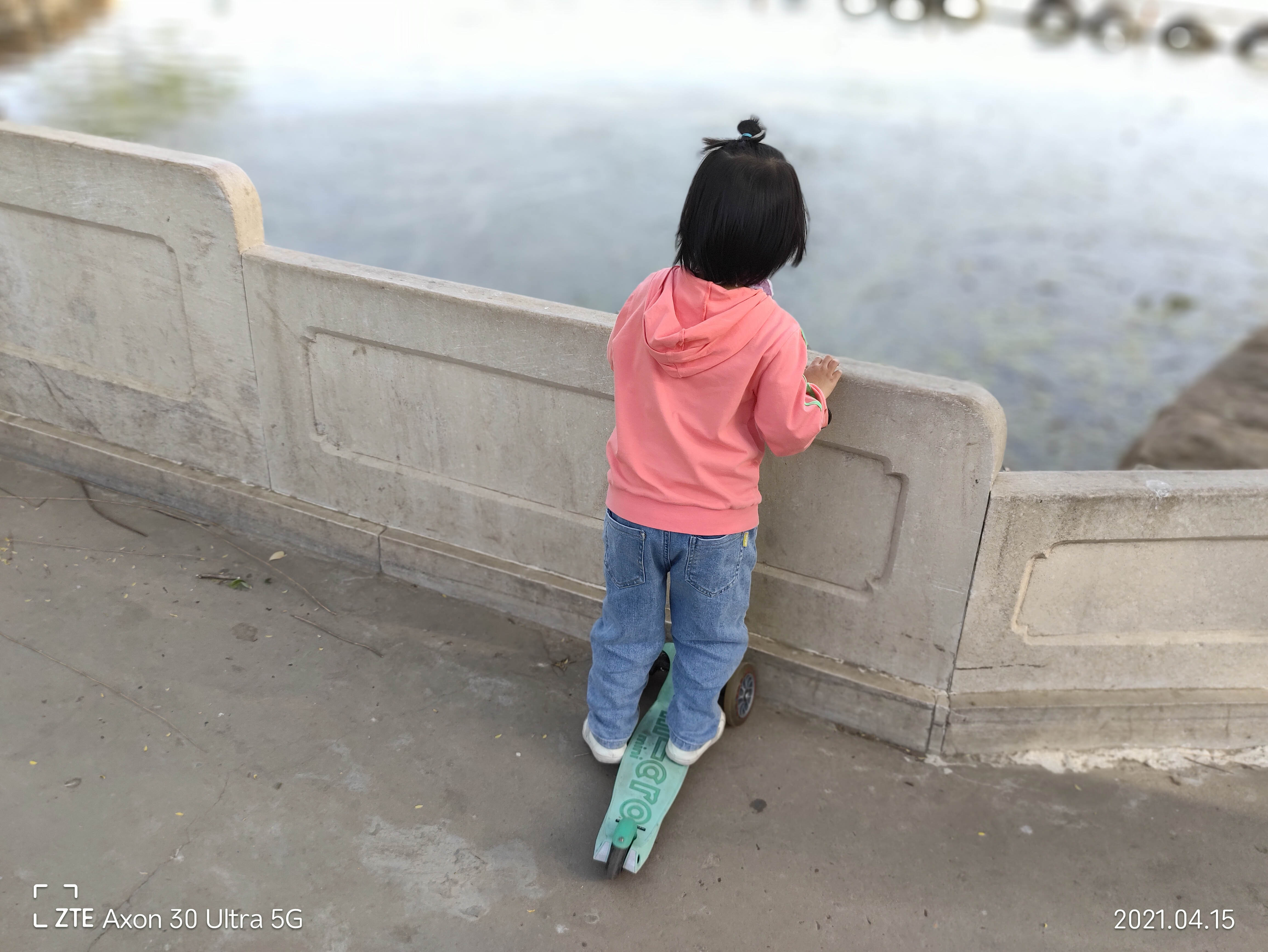 中兴axon30pro测评小白测评,中兴axon30ultra三千新机能入手吗