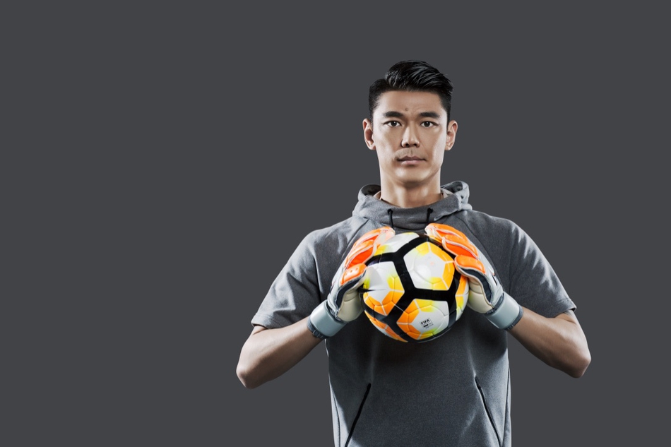 中国足坛十大火爆球员,现役足坛帅哥门将