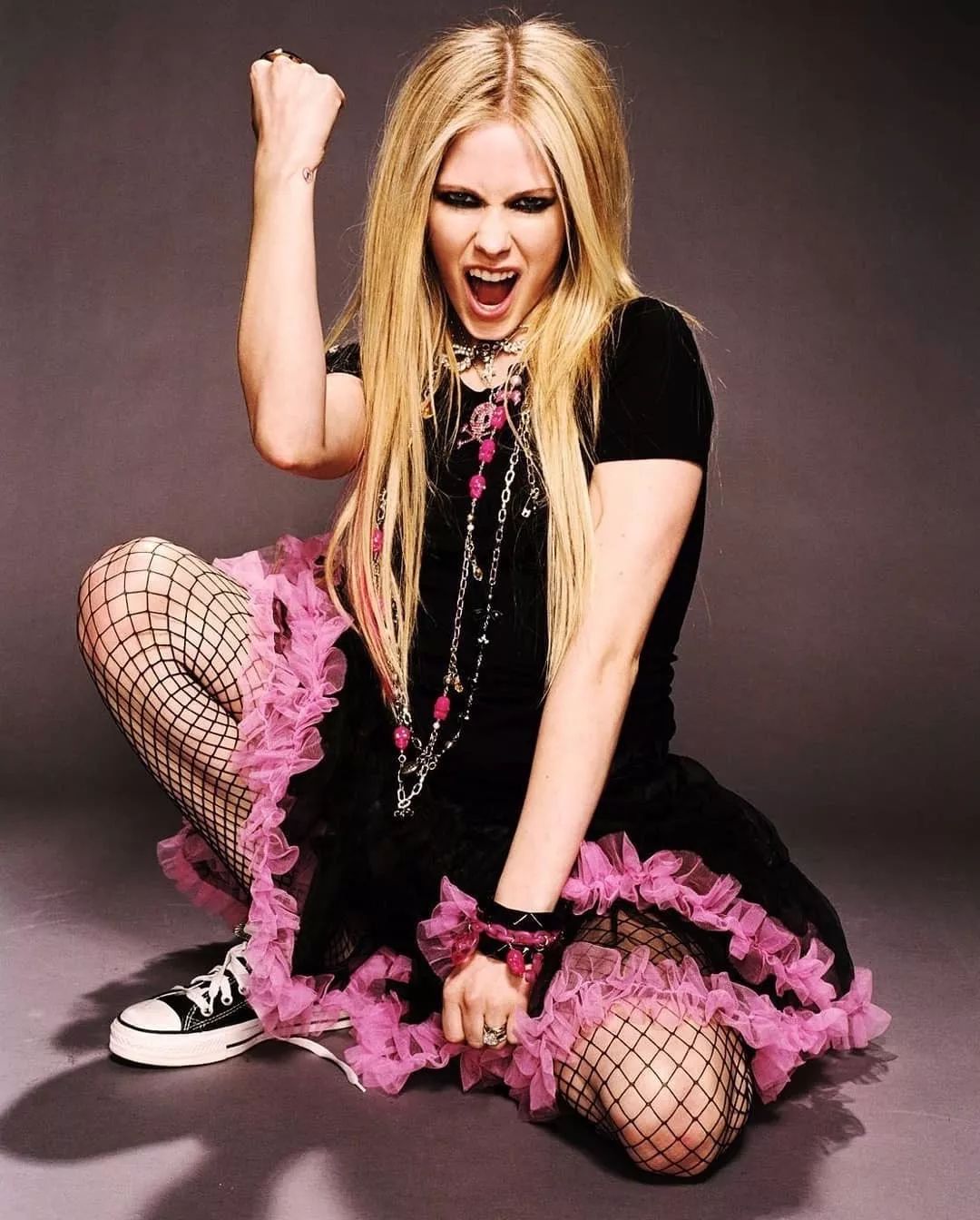 朋克公主艾薇儿颜值巅峰时期,欧美明星艾薇儿