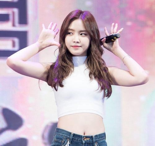 韩国金喜善演唱会开场秀,韩国金喜善出席活动图