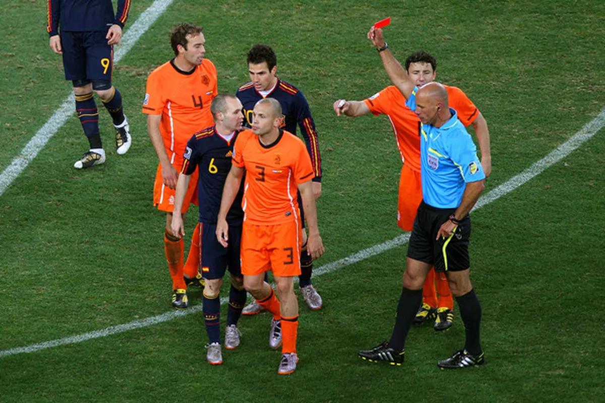 世界杯前铲伤c罗,前荷兰国脚