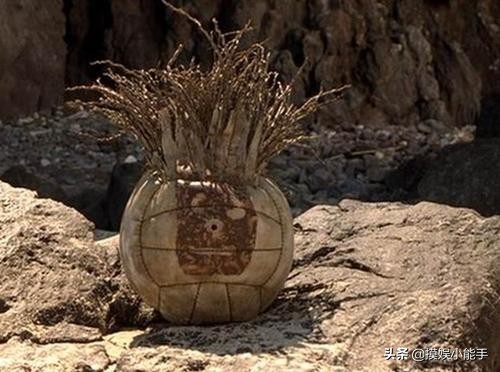 染上新冠肺炎的他曾经组建兄弟连拯救大兵瑞恩荒岛求生