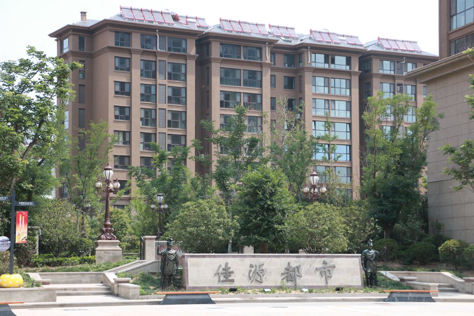 “渣渣墙”用钥匙就能抠出洞！青岛即墨正大·佳源都市弄啥咧