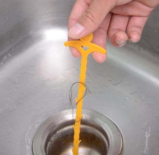 下水道堵了千万别用热水冲,厨房下水道堵了为什么热水能下去