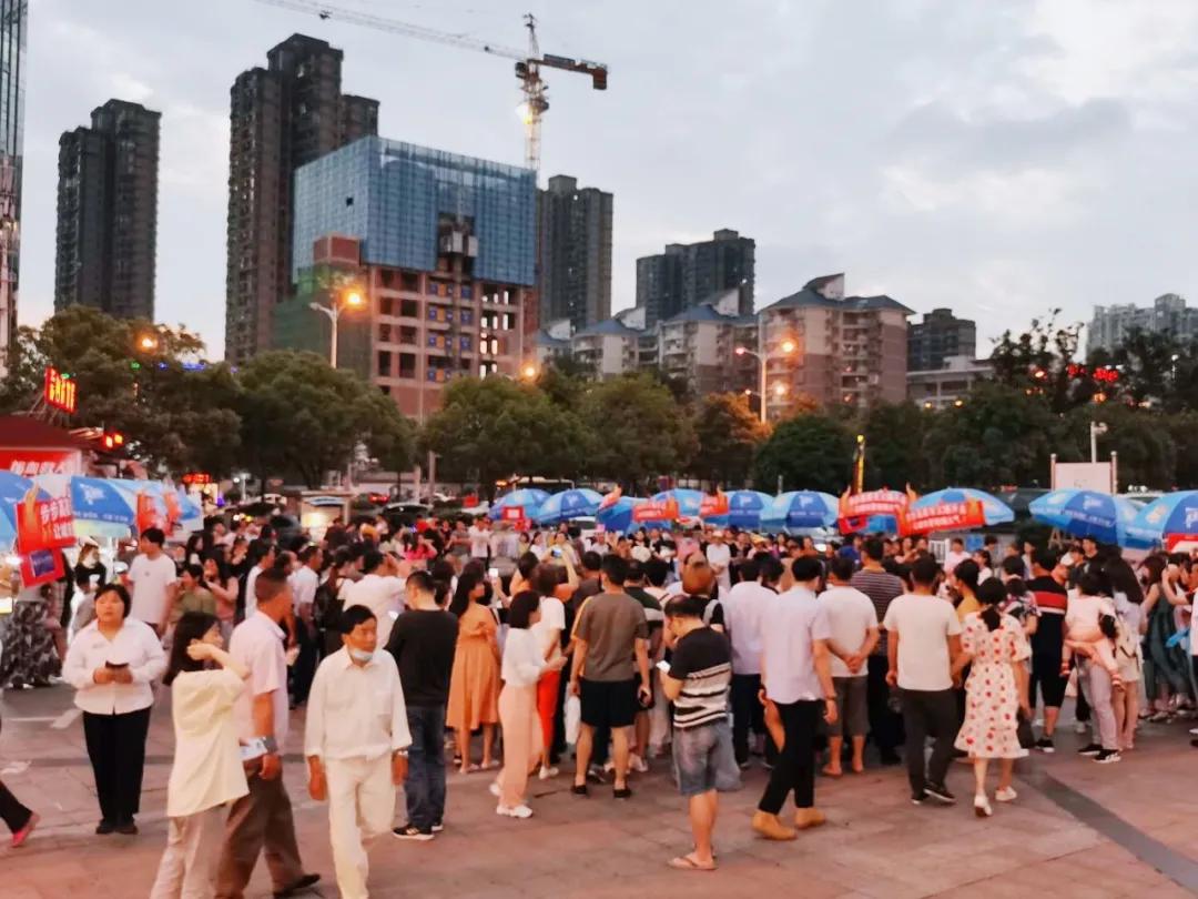 步步高夜市摆摊多少钱,步步高夜市摆摊招租