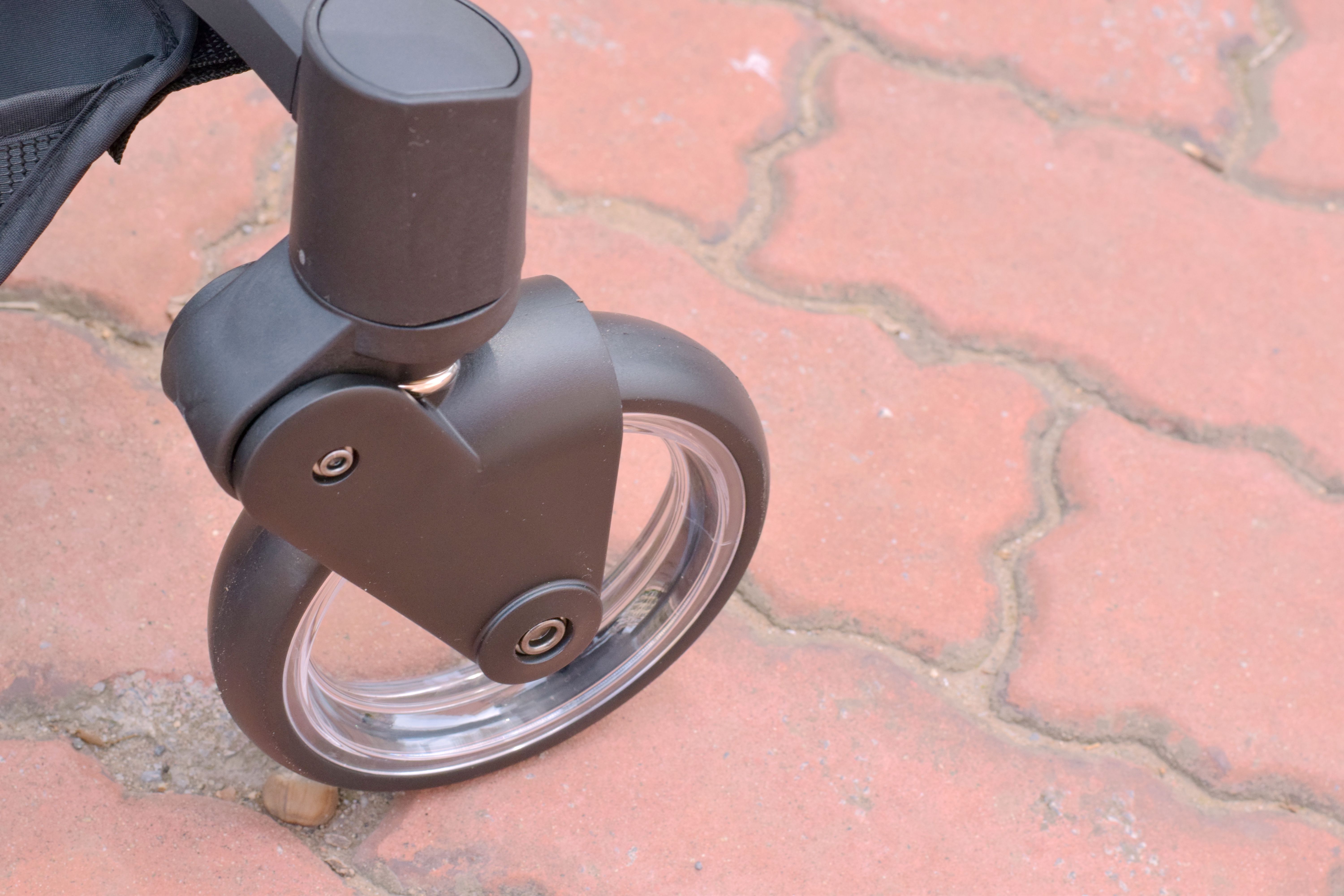 防侧翻设计，单手开合，小米推出首款轻便溜娃车，网友：价格合理