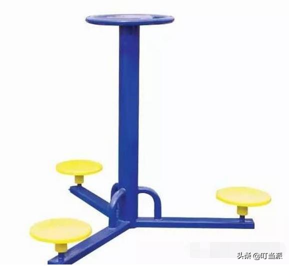 小孩玩健身器材死亡后续,小男孩玩健身器材时夹骨折