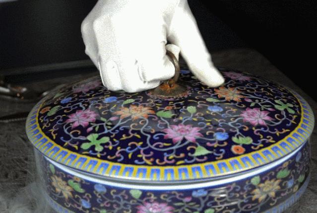 这家人均880的私房菜，连杯子都是施华洛世奇