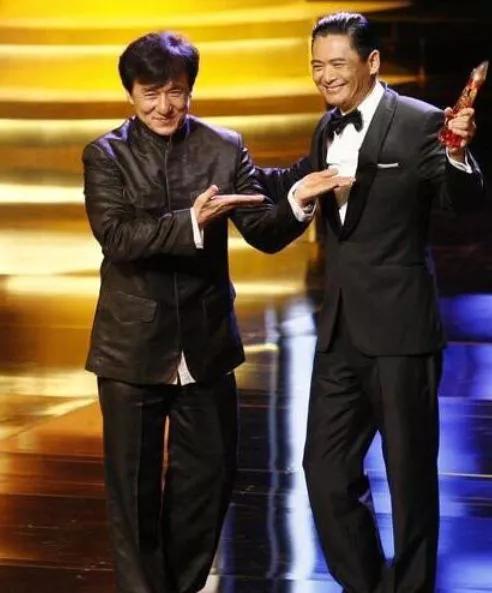 周润发从20岁到65岁的样子,周润发人生必经的历程