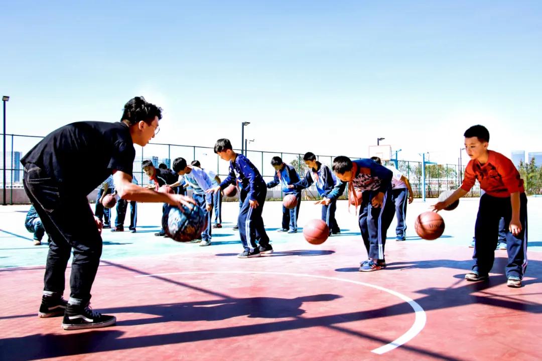 学生每天一小时体育锻炼谁提出的,学长说体育