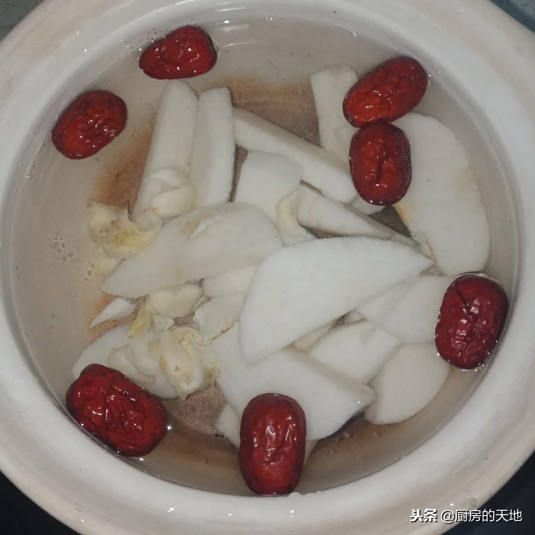 冬天天气干燥易上火多喝这碗汤,冬季感冒发烧养生汤