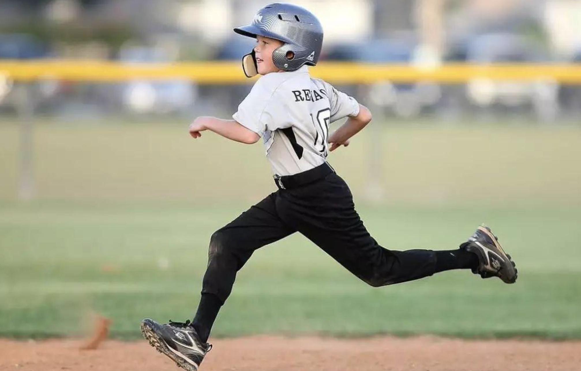 快10岁的孩子身高多高才是标准,3岁半男生儿童身高标准对照表