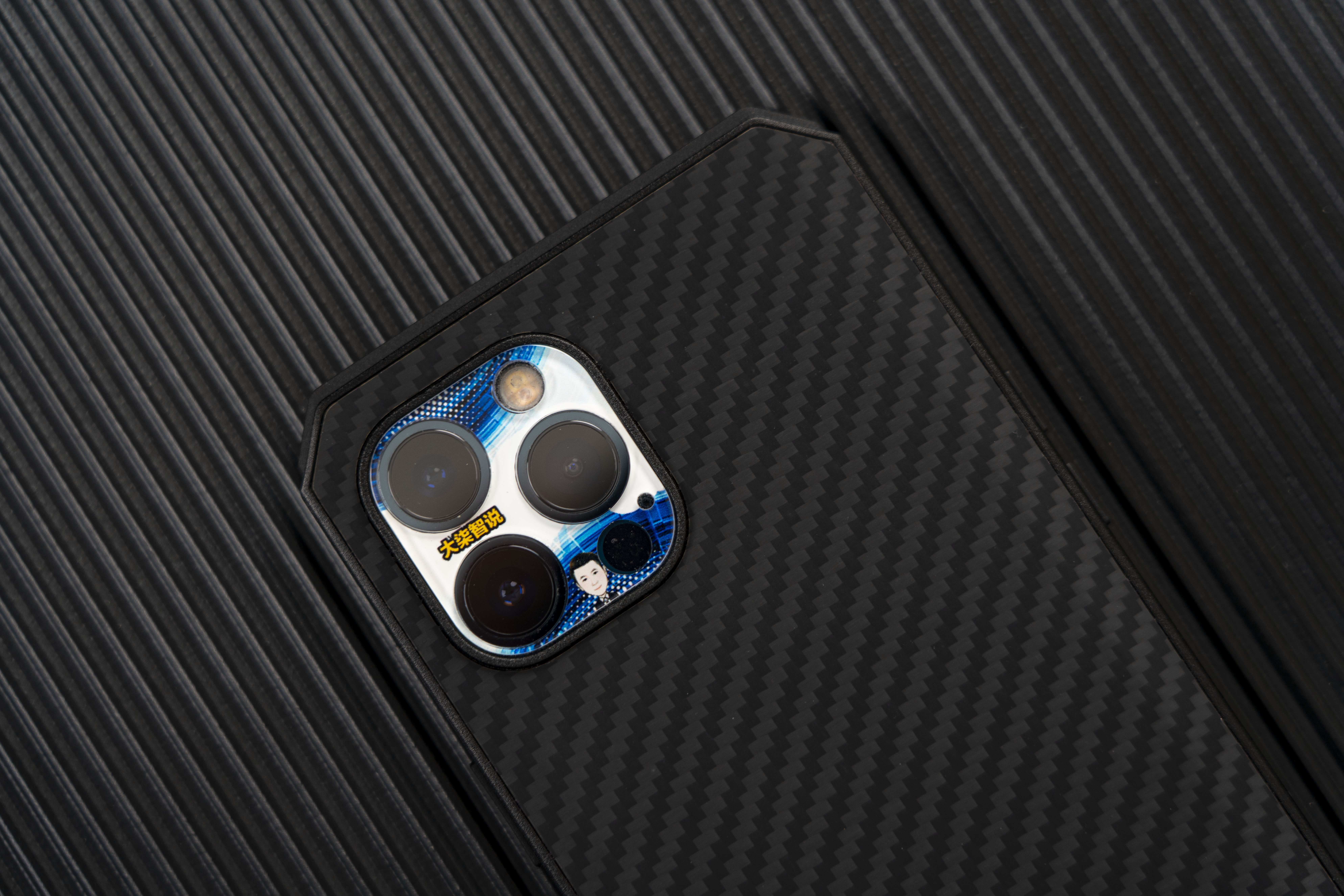 pitaka半包手机壳跌落测试,pitaka日落手机壳防摔测试