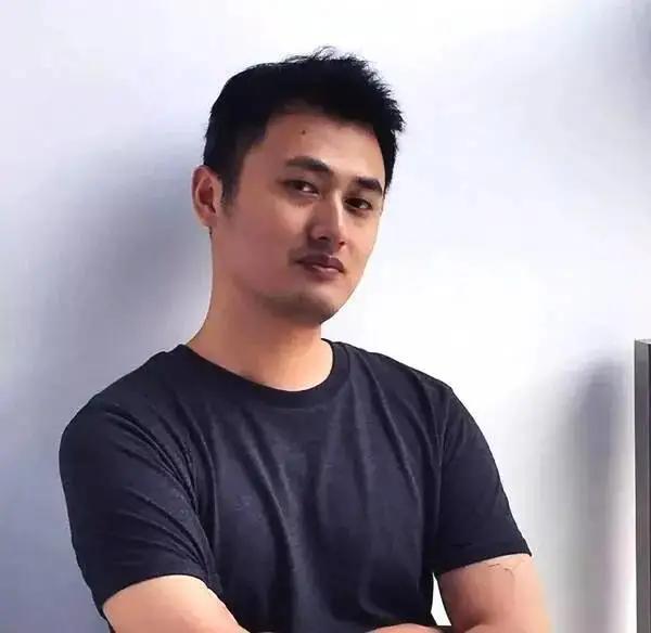 浙江女公关：十六岁的人六十岁的心脏，玩转江浙沪，助越越打小吴