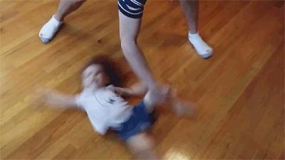 妻子*拍偷**丈夫视频火了：说了800遍，一定要让爸爸带孩子