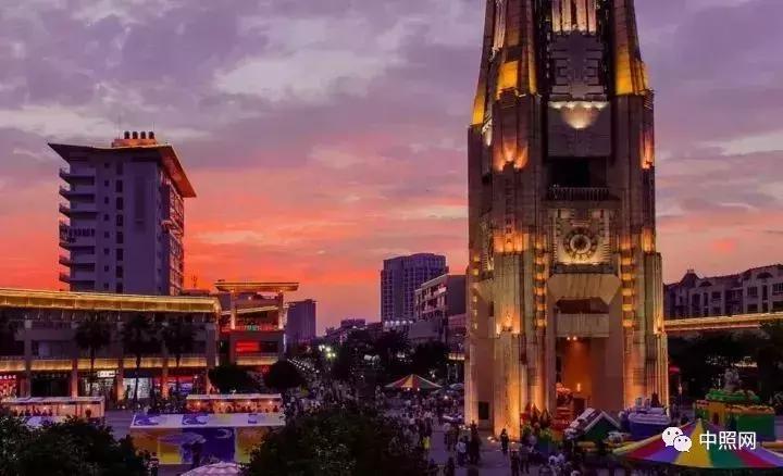 夜上海整个城市灿烂,如今的夜晚