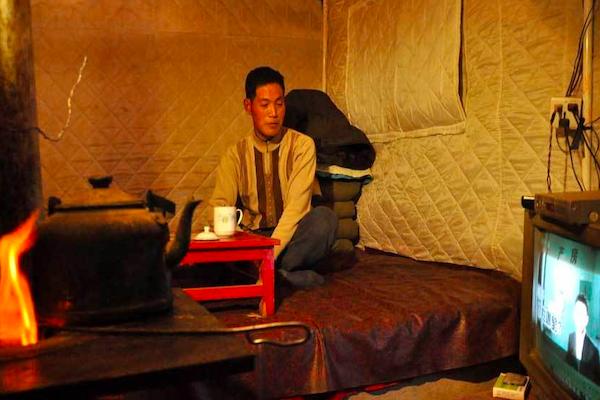 古人用火炕取暖原理,乡下用什么柴火取暖