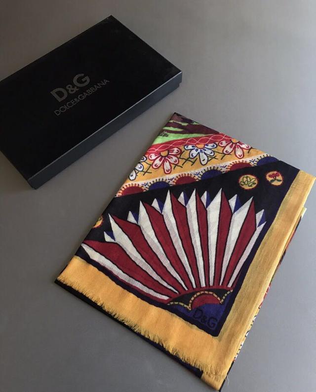 2019年最时尚系围巾方法,2022年最流行的奢侈品围巾