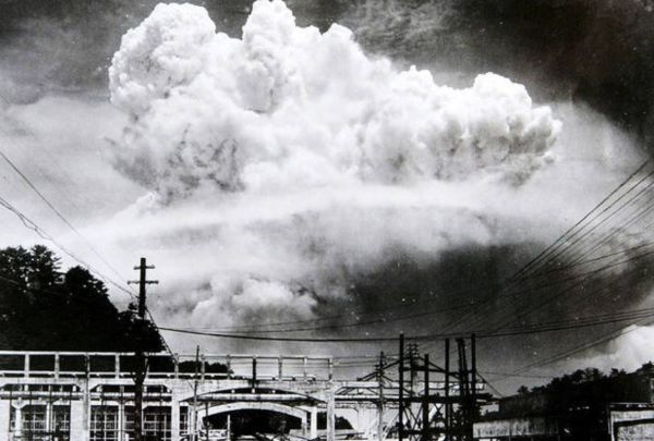 为何说原*弹子**下无冤魂？一组老照片告诉你，当时的广岛儿童在做啥