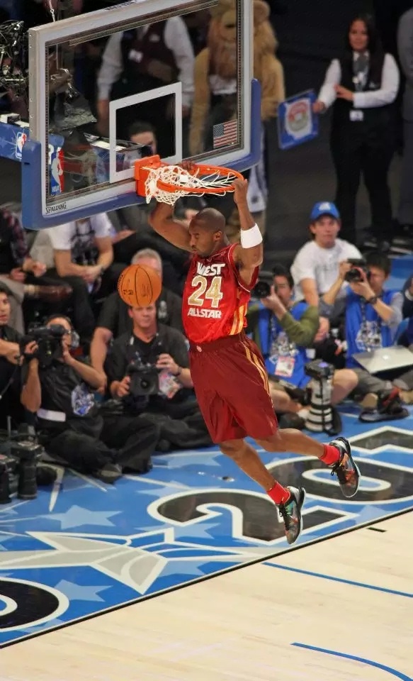 纪念科比的全明星球衣,科比全明星赛退役之战脚上穿的鞋