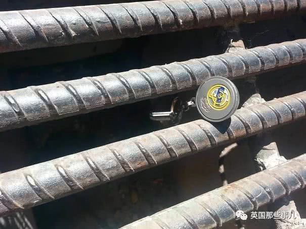 角磨机普通砂轮片爆炸,角磨机砂轮片炸了