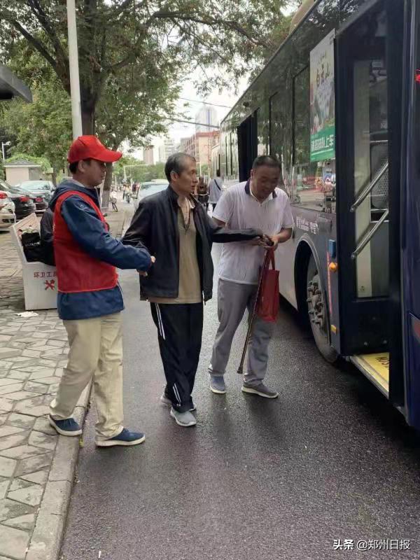 郑州志愿者让人感动,郑州抗击疫情最美志愿者主要事迹
