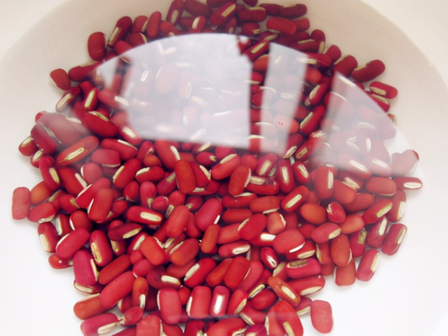 现在这个季节喝红豆薏米汤好不好,食疗养生红豆薏米汤这么吃才祛湿