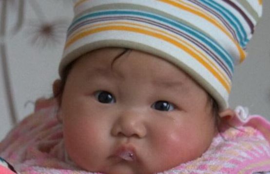 宝宝吐泡泡咳嗽是肺炎吗,如何区分宝宝吐泡泡是否是肺炎