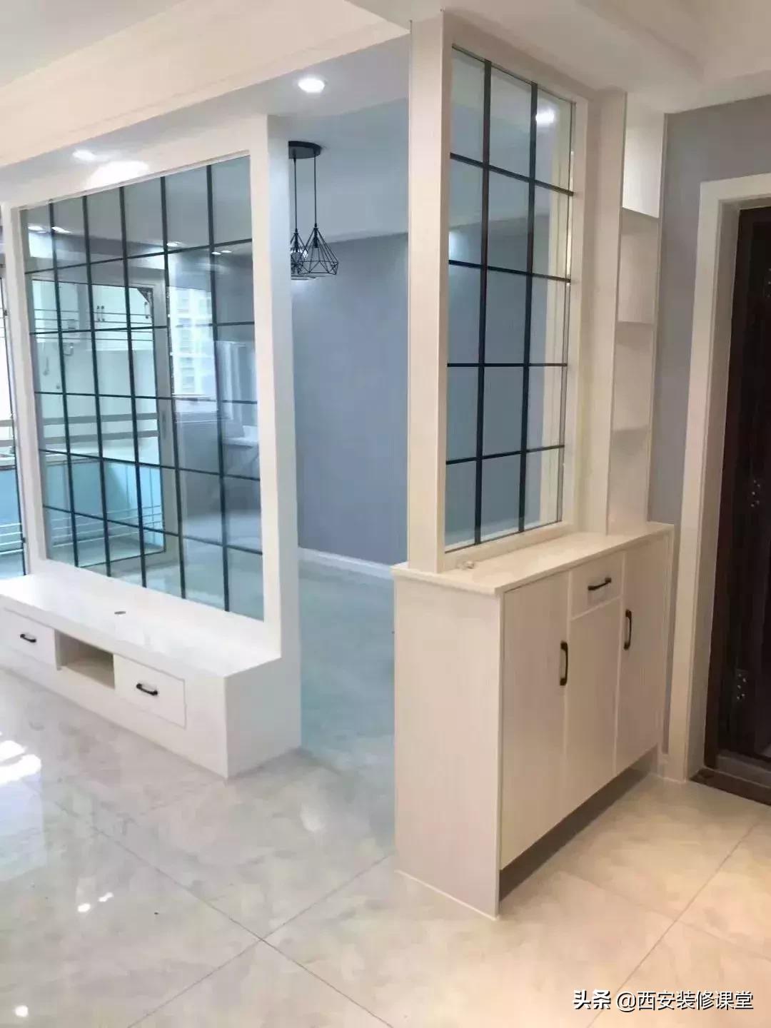 进门鞋柜设计右侧是餐厅隔断,红木鞋柜屏风隔断一体效果图