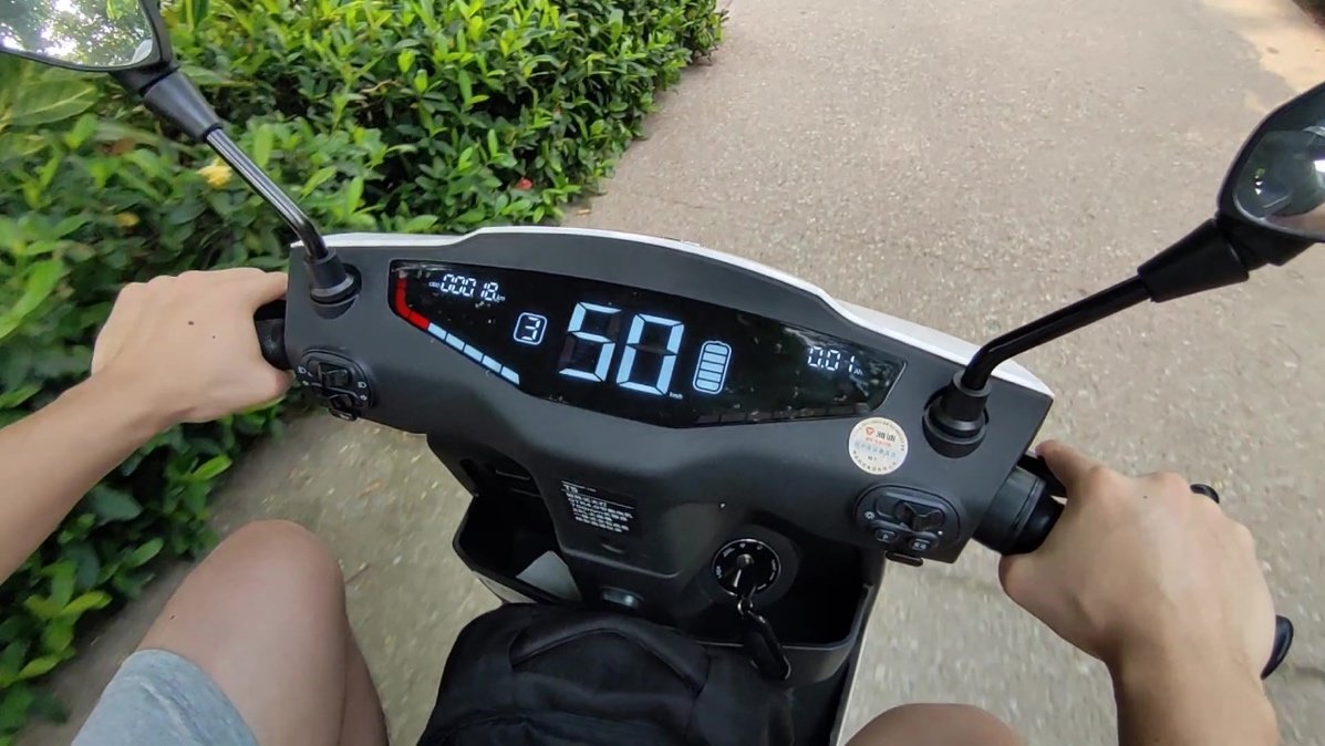 雅迪冠能t5电机是1200w还是800w,雅迪t5冠能版1200w和800w哪个好