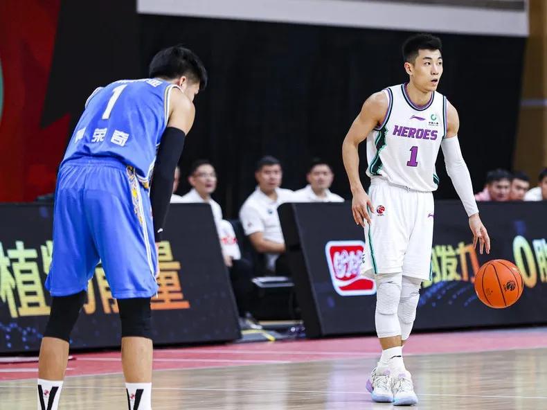 CBA球鞋面面观｜除了快来的尼克杨，他们脚下的球鞋同样有看点