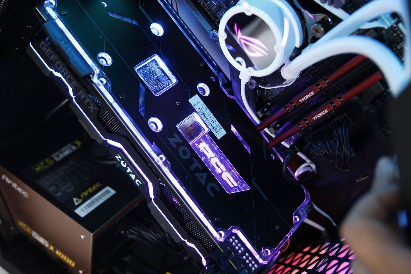 十铨火神和冥神哪个好,十铨火神ddr43200怎么样