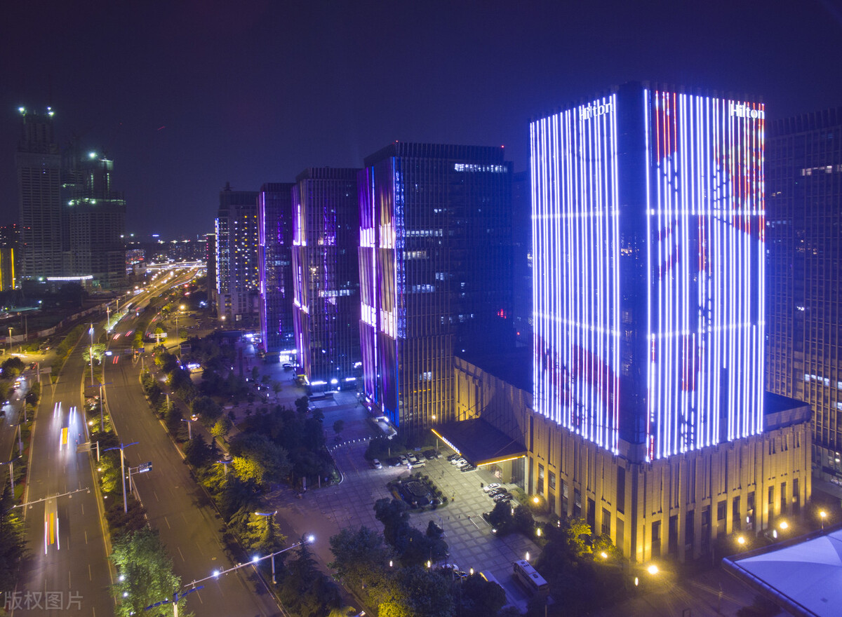 中国四大园林城市，绿化率最低40%，杭州排第三，苏州未入围