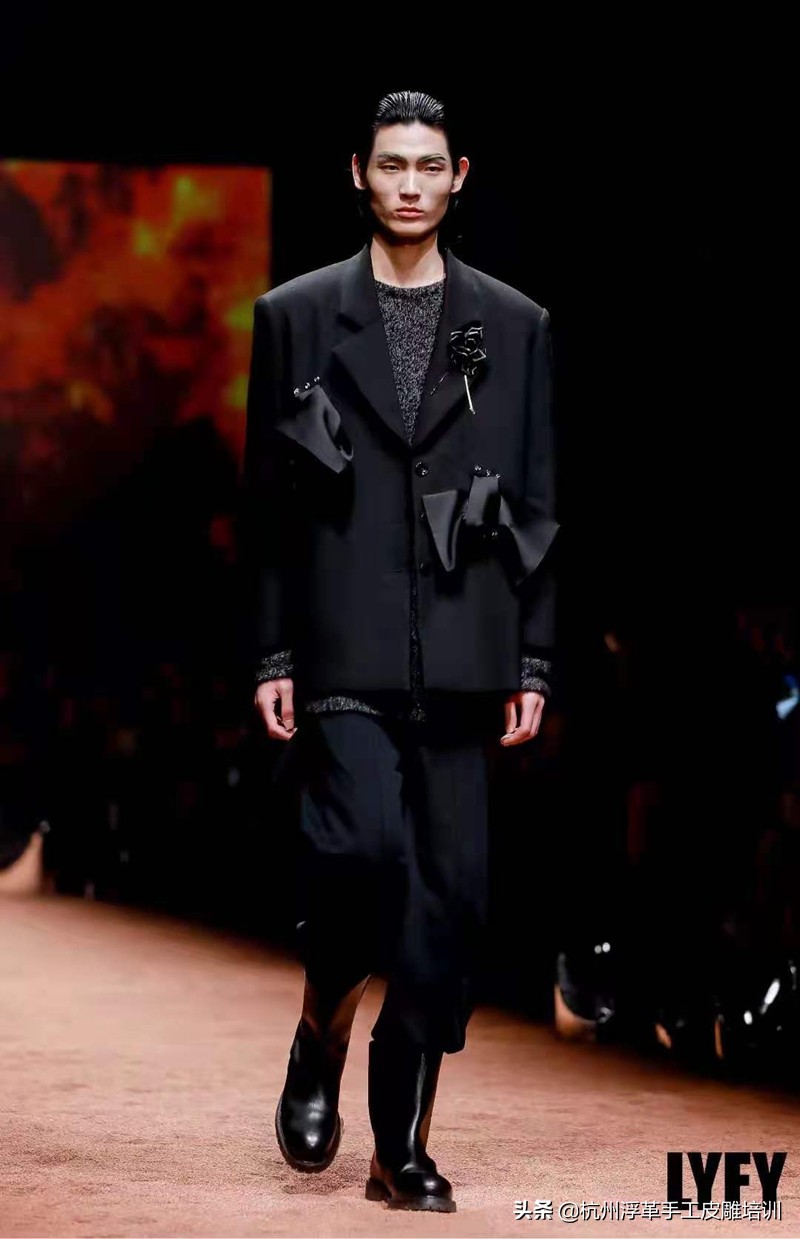 衣服配饰胸针高级感,高级定制时装发布会视频