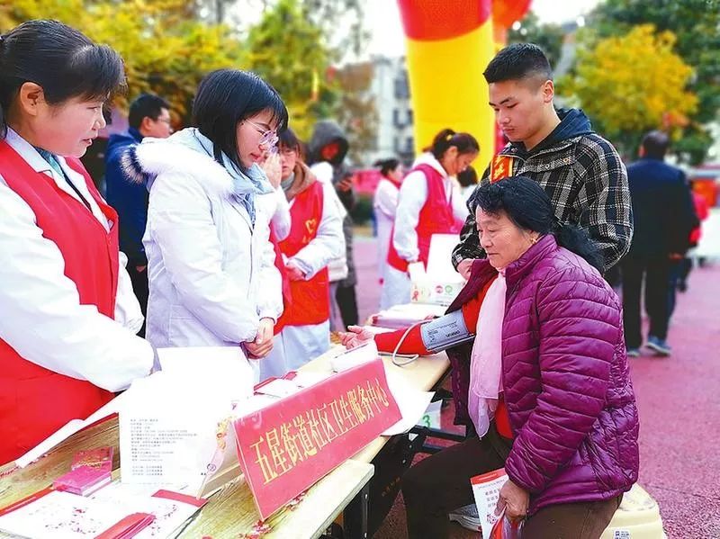 艾滋病患者全国有多少例,艾滋病最小的患者十几岁