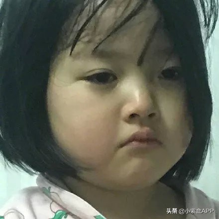 关晓彤″副乳″比胸还大？大型翻车现场太辣眼睛...